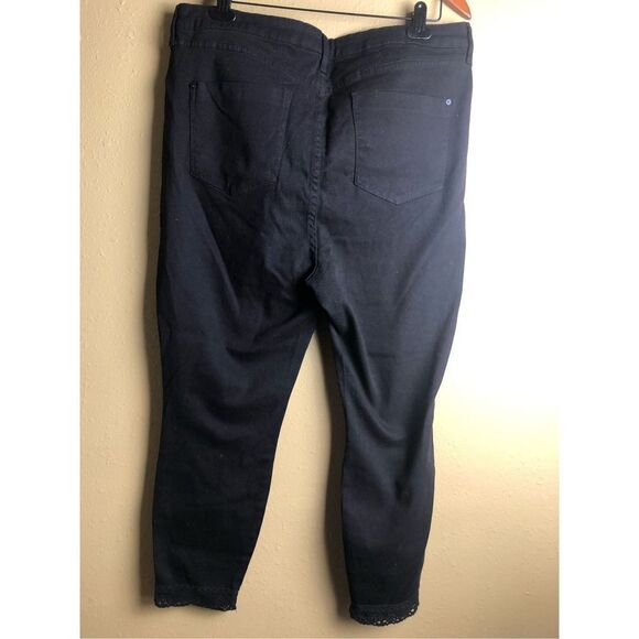 New JustFab Women's Denim Pants and Jeans NIGHT - Night Scout Lace-Hem Crop Skin - Picture 4 of 11